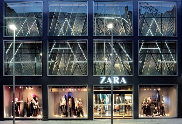 马德里Zara 店员工人在黑色星期五销售活动前夕罢工