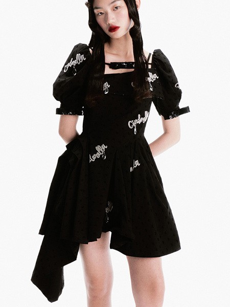 lefame2023春夏季新出的几条各种风格的黑色连衣裙有你喜欢的吗？