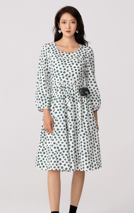  吉芬品牌品牌女装春夏新款绿色星星印花连衣裙