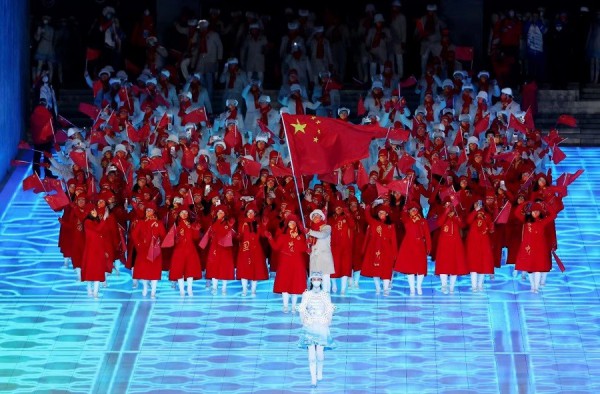 冬奥会各国羽绒服,你Pick谁？2022冬奥会中国入场服装是什么牌子？
