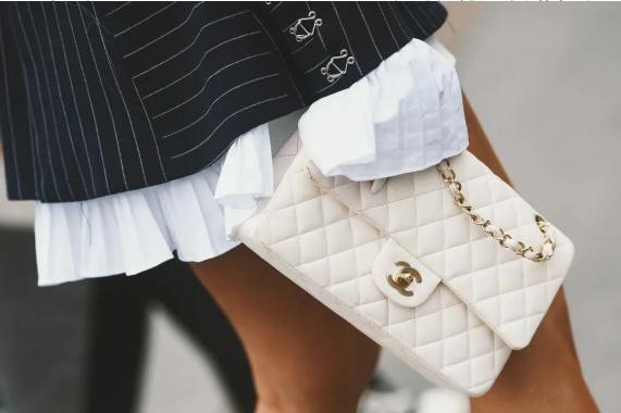 Chanel经典手袋再次涨价并否认对标爱马仕铂金包