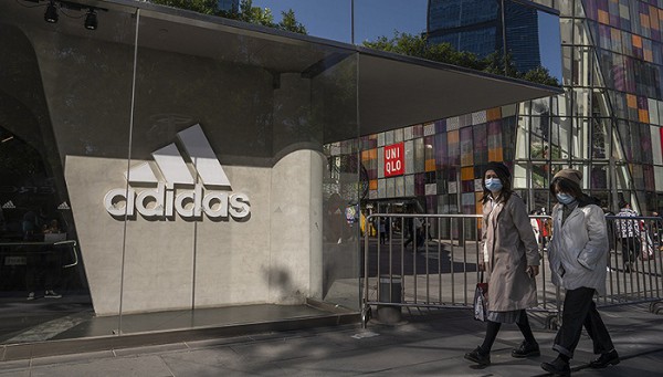 Adidas最新财报2021第四季度营业利润锐减71%