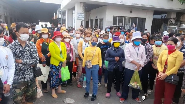 柬埔寨金边一制衣厂拟关闭,600工人罢工示威