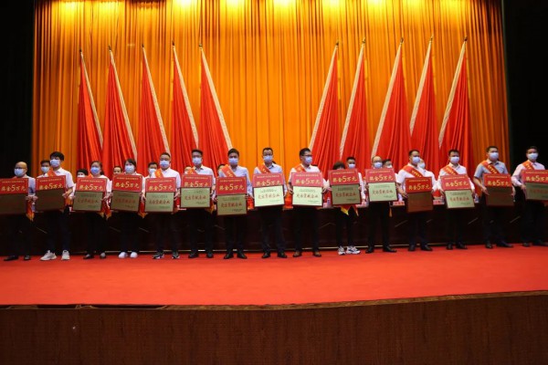 共青城市纺织服装产业高质量发展推进大会召开,推动纺织服装产业高质量发展！