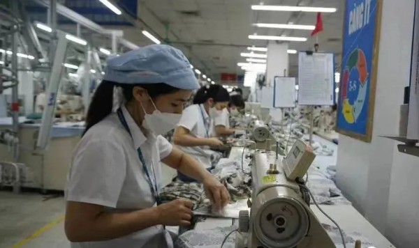 疫情影响,越南纺织女工工时大幅减少