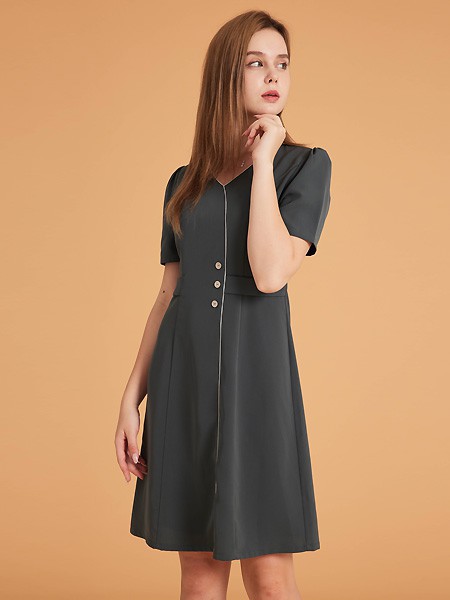 木茜格品牌女装2022春夏季新款黑色连衣裙