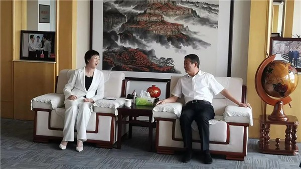 林州市政府與河南省服裝行業協會戰略合作簽約