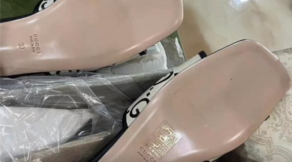 一女子自曝花费6千元在SKP购买的二手鞋 却被告知一线品牌不予退货