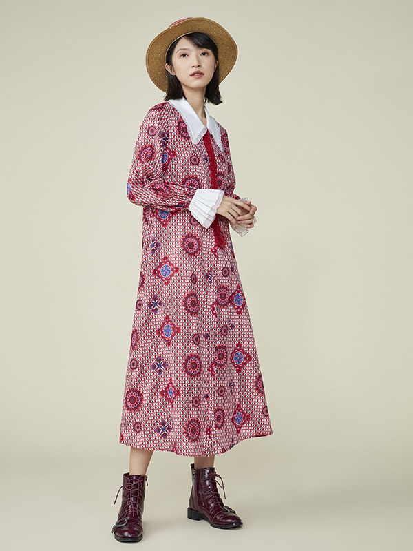 奥伦提品牌女装2023新款秋季的连衣裙