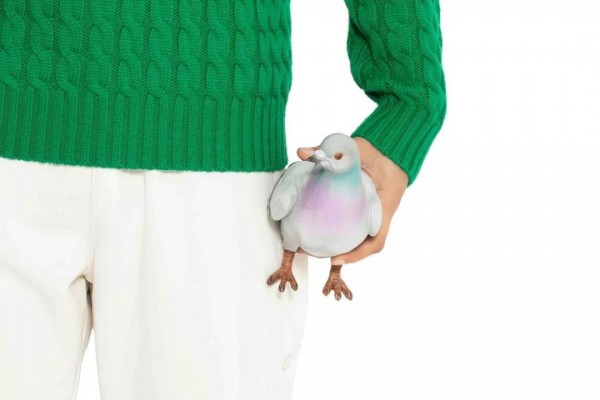 英国服装品牌 JW Anderson 推出鸽子造型手拿包