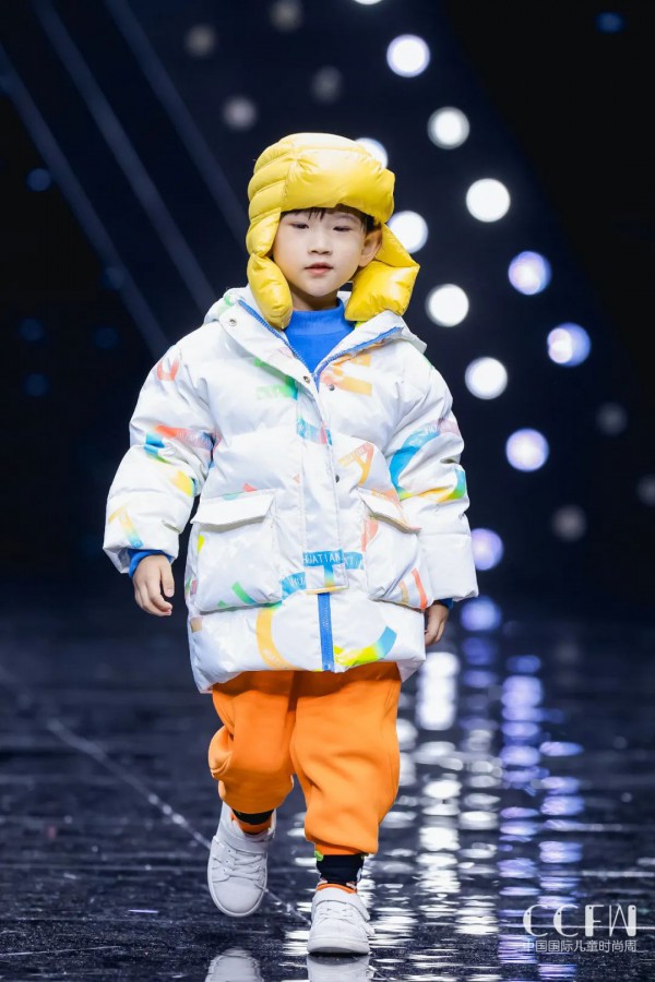 花田彩以“飞驰吧,少年”为主题亮相中国国际儿童时尚周