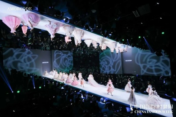 「公主日记 · 秘之-仙境」AMORCODE亮相SS23中国国际时装周