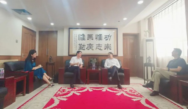 河南省服装行业协会与中国纺织品进出口商会签署战略合作协议