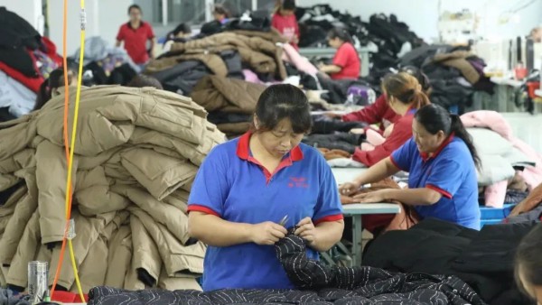 河南光山：推动羽绒服装产业高质量发展