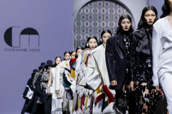 春夏上海时装周开幕！设计师女装品牌COMME MOI2023领先首秀