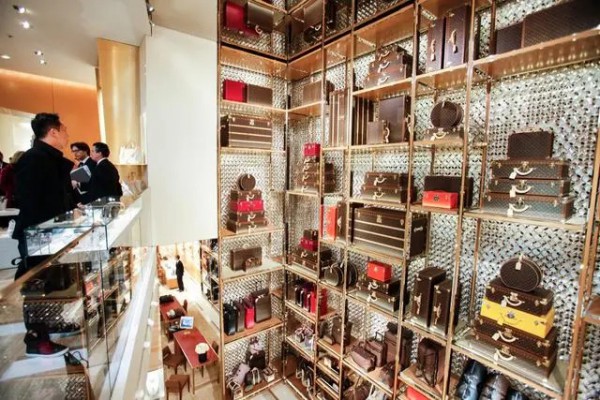 国内奢侈品消费将占中国奢侈品消费者支出的70%