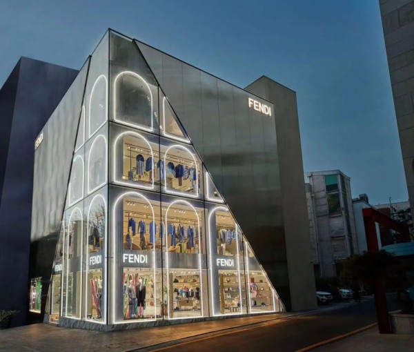 FENDI于首尔和东京开设全新旗舰店