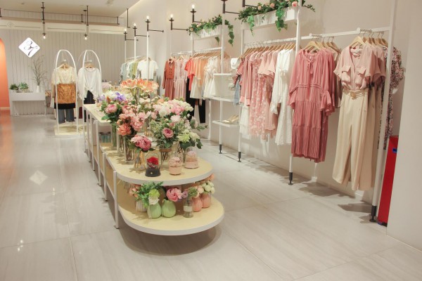 2023开37°生活美学女装店应该如何增加顾客的好感?