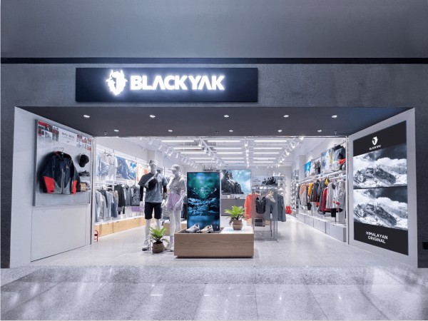 户外运动品牌BLACKYAK布来亚克中国首家全球形象店亮相北京