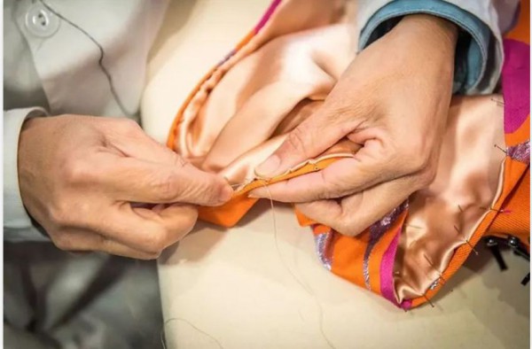 法国将奖励“缝缝补补又三年”,而其是欧盟最大的羽绒服进口国