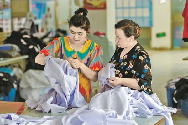 羽绒服在中亚广受欢迎,9月份就是订单纷至沓来的开始