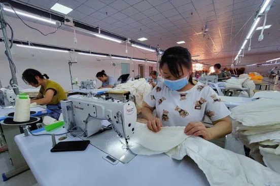 宝鸡建立社区工厂,羽绒服有固定销售渠道