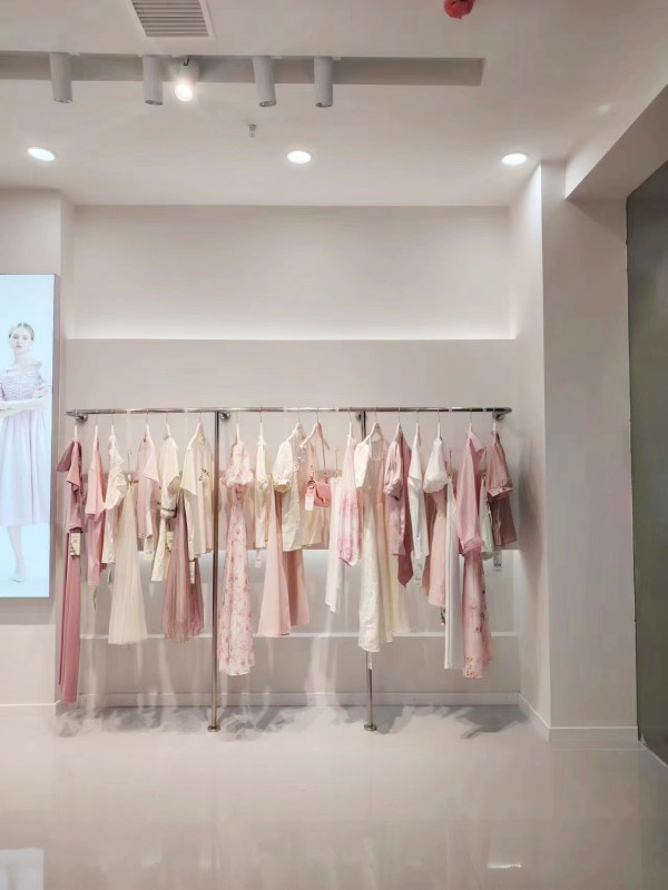 艾丽哲女装贵州新店开业——恭祝生意兴隆财源广进