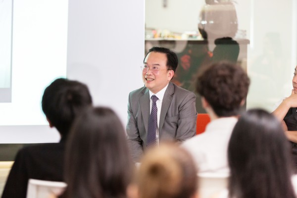 东方优雅研究院携手新加坡莱佛士设计学院,联合举办新加坡东方优雅时尚高峰论坛,推动东方时尚潮流发展与未来