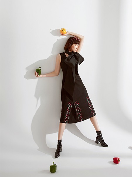 伊缔莎2019春夏装女装