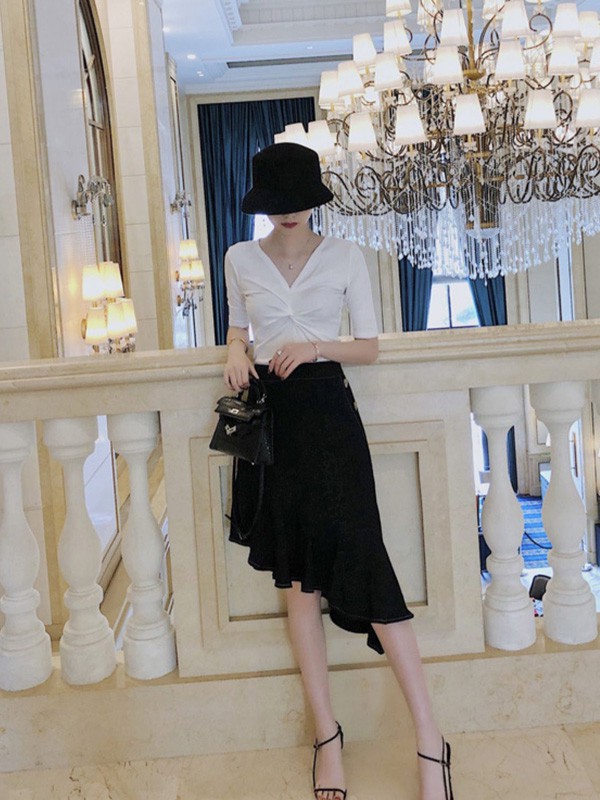 点击查看下一张研色女装图片