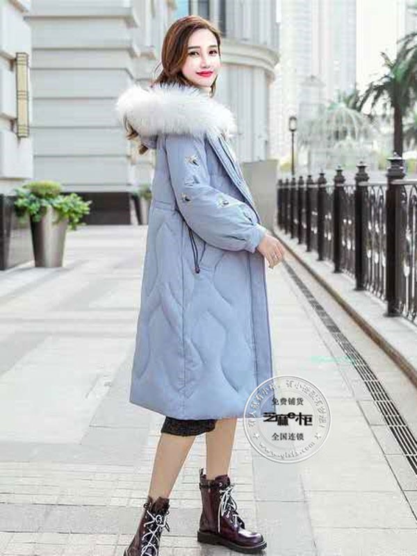 点击查看下一张芝麻E柜女装图片