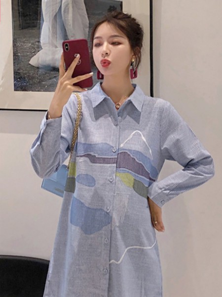 点击查看下一张十月巢女装图片