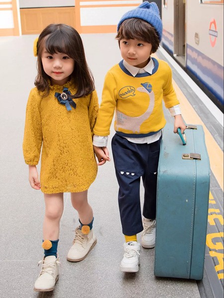 两个小朋友2019秋冬装童装