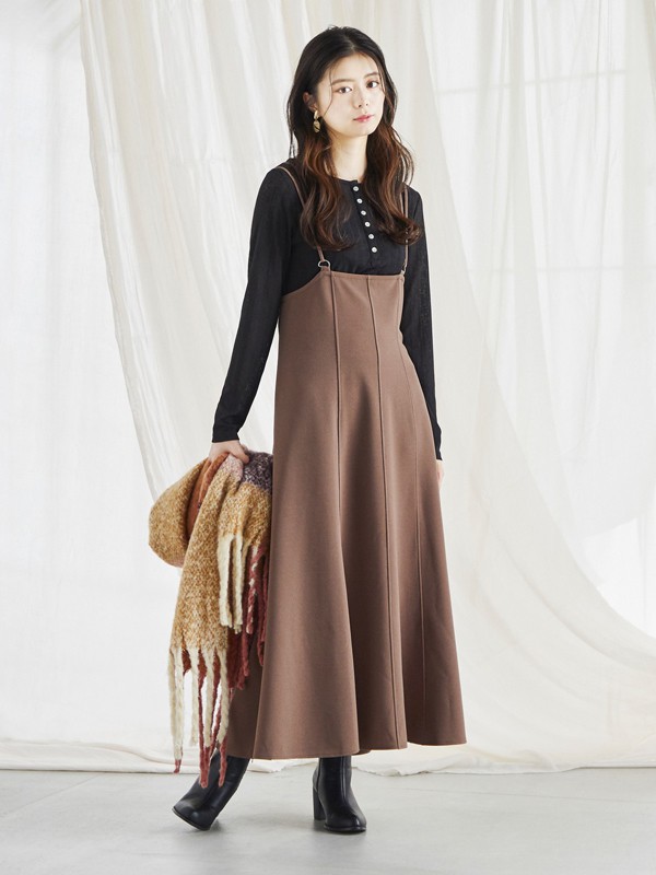 COCODEAL女装2020秋冬季咖啡色纯色吊带裙