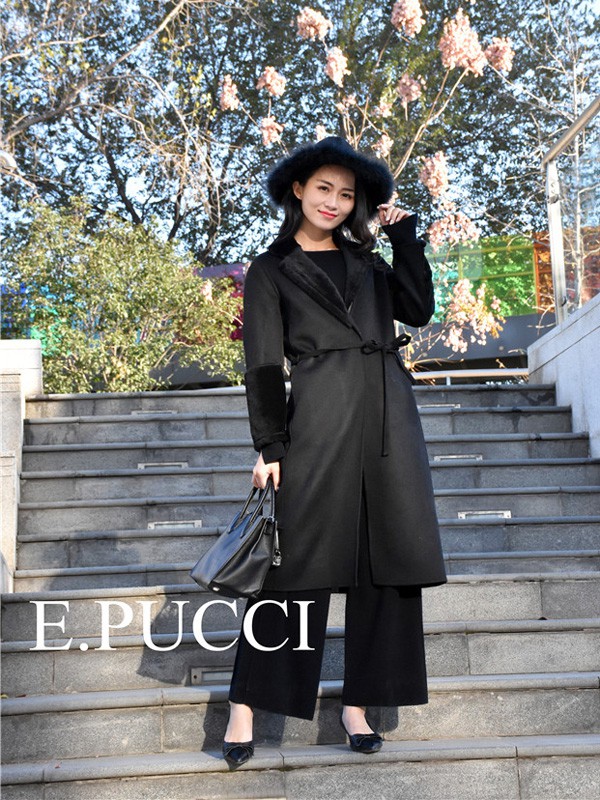 ​艾璞琪女装2020秋冬季黑色纯色大衣