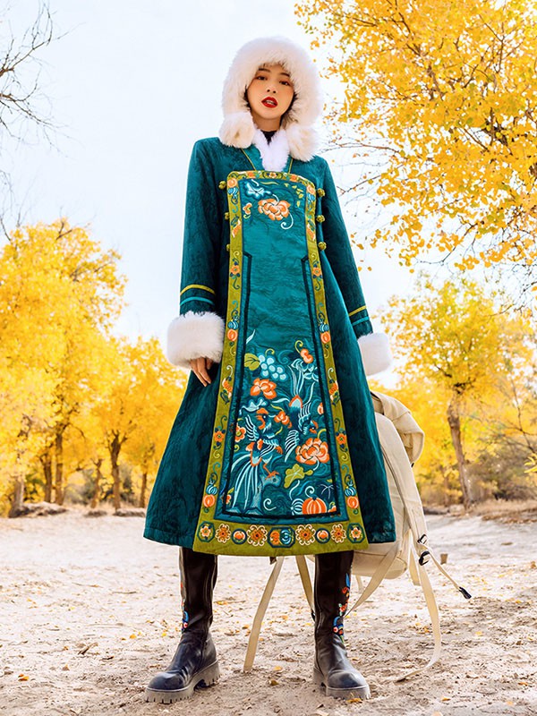 素萝女装2020秋冬季绿色刺绣大衣