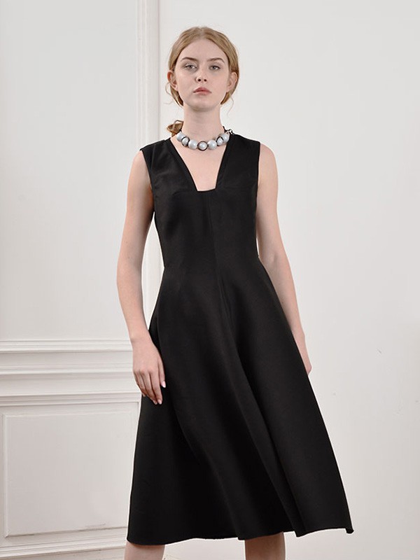菲诺格诺女装2020夏季黑色无袖连衣裙