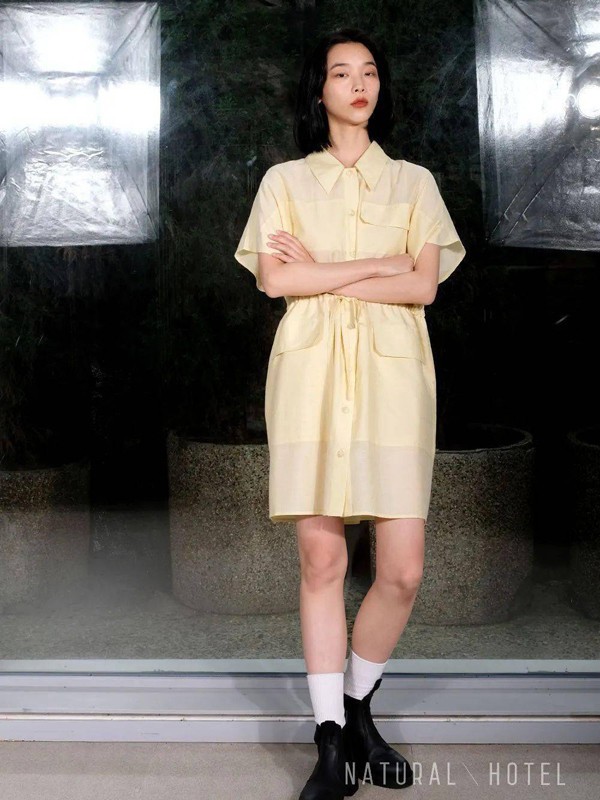NATURALHOTEL女装2020春夏季黄色纯色连衣裙