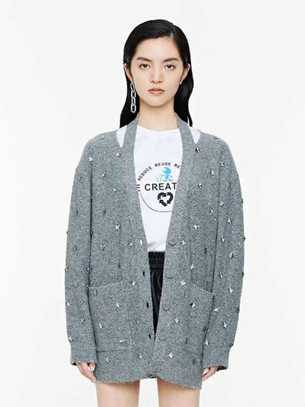 地素品牌女装2021秋冬新款对襟灰色针织衫