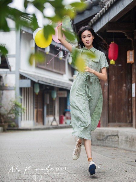 点击查看下一张非鱼女装图片