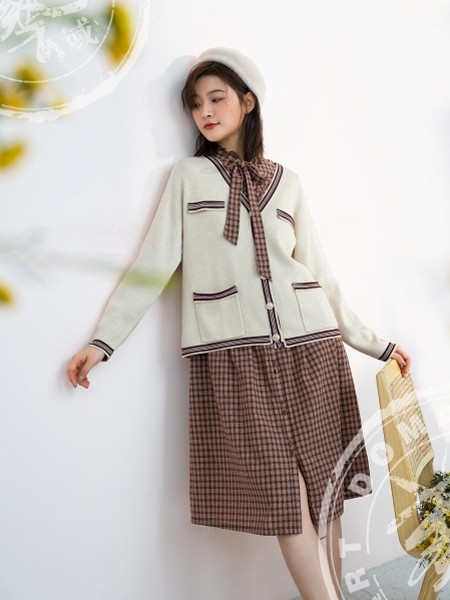 艺域女装2020秋冬季米色纯色针织衫