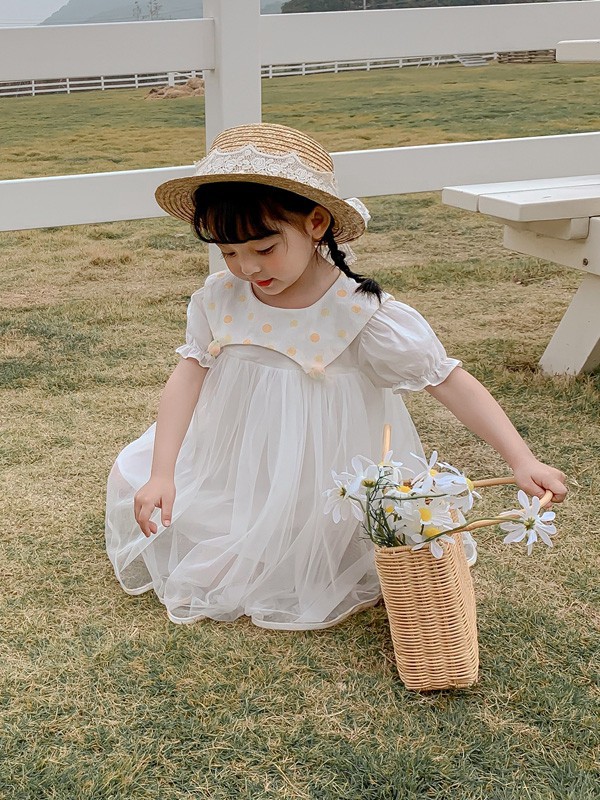 糖麦卡童装2021春夏季白色娃娃领连衣裙