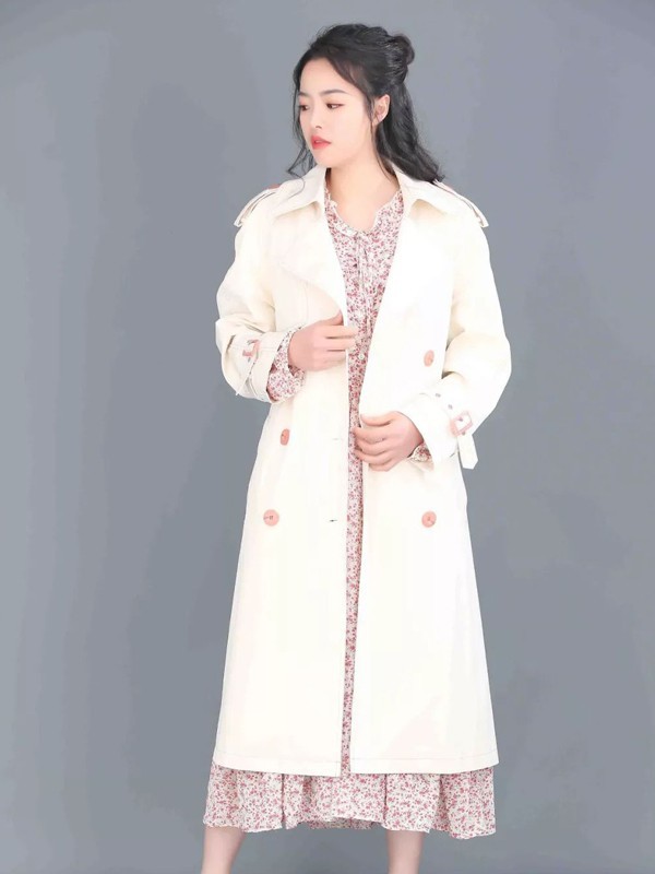 麦笈女装2022春夏季白色纯色大衣