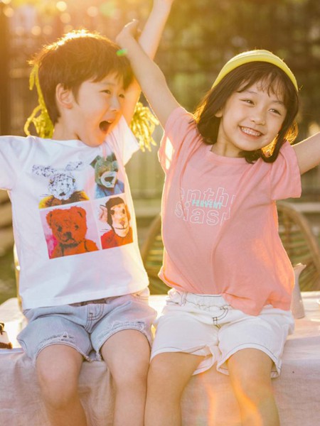可米の家童装2022春夏季白色印花T恤