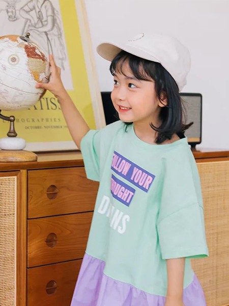 可米の家童装2022春夏季绿色字母polo衫