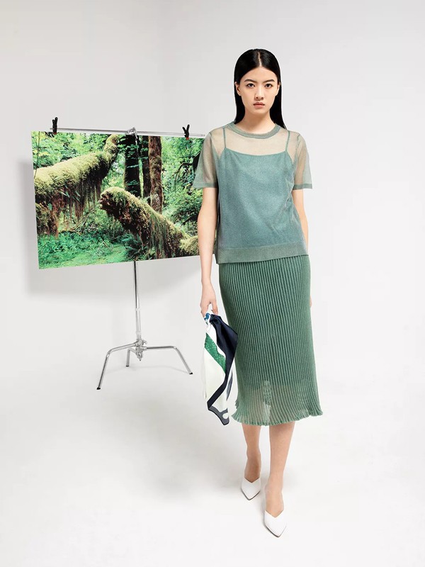 卡莉朵拉2022春夏季绿色褶皱半身裙