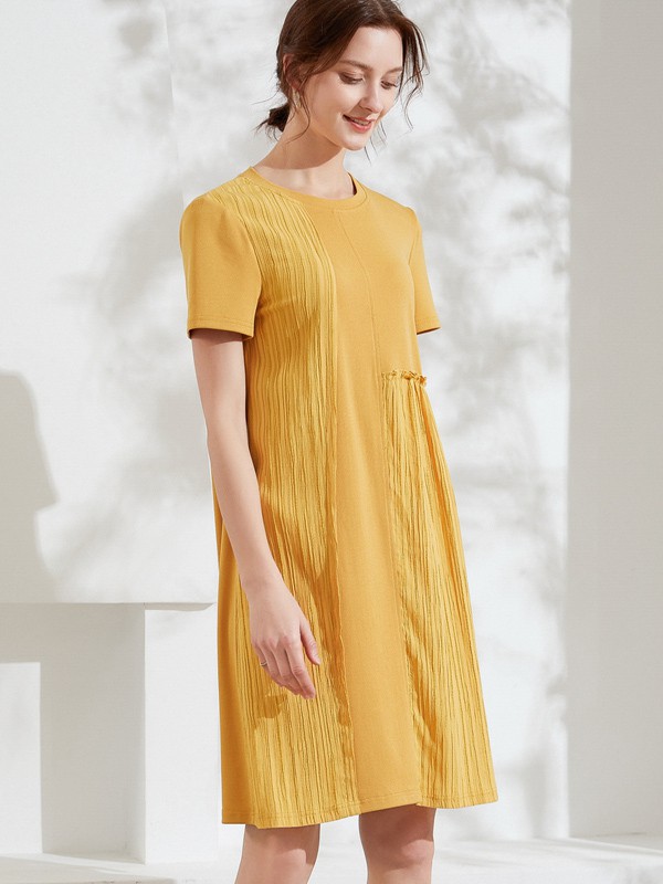 乔妮塔女装2022春夏季黄色纯色连衣裙