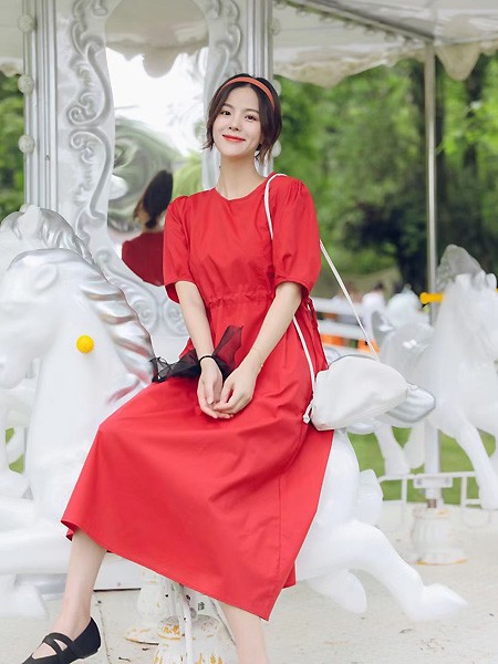 歌米裳女装2022春夏季红色泡泡袖连衣裙