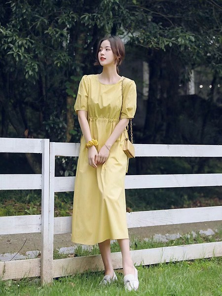歌米裳女装2022春夏季黄色泡泡袖连衣裙