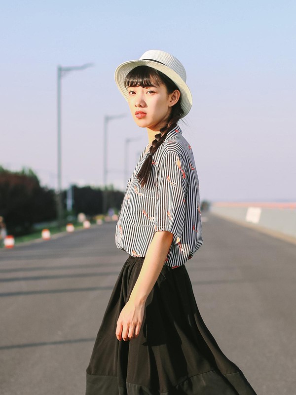 沐沢女装2022春夏季黑色纯色半身裙